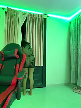 KHEILA_LATINS's cam snapshot