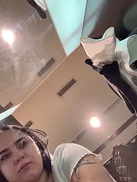 ErikaMurr's cam snapshot