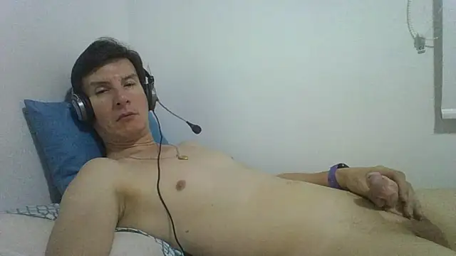 carliesexyman's cam snapshot