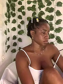 MISSMAYMADMYDAY's cam snapshot