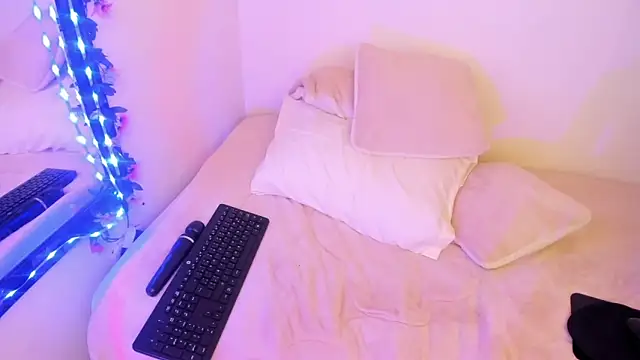 Lilith_salvatoree's cam snapshot