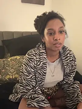 Your_Paris's cam snapshot