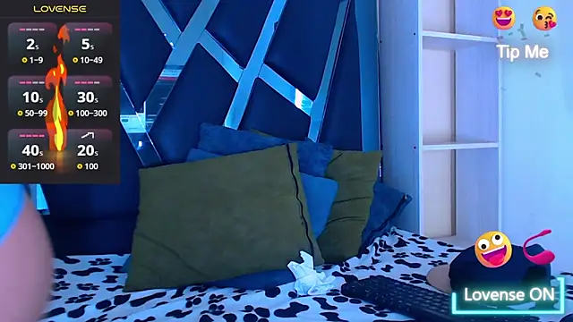 karla_sexy21's cam snapshot