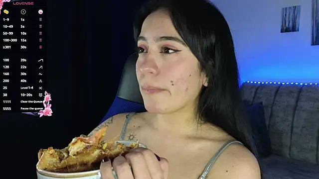 ZaraDames_'s cam snapshot