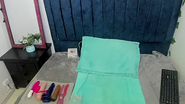 alaha_evans's cam snapshot