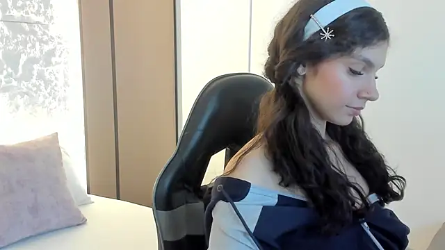 cloee20_'s cam snapshot