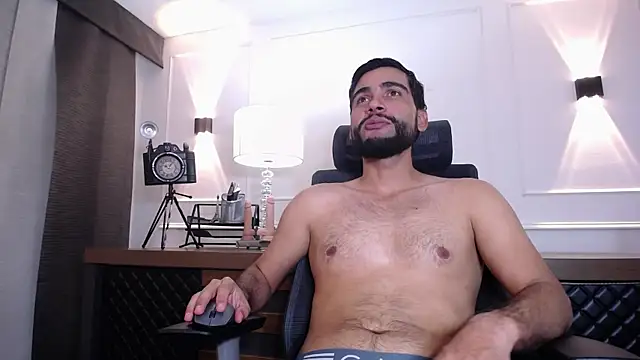 luxurycoupl's cam snapshot