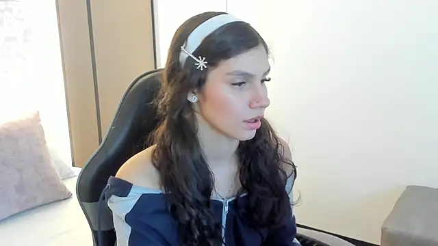 cloee20_'s cam snapshot