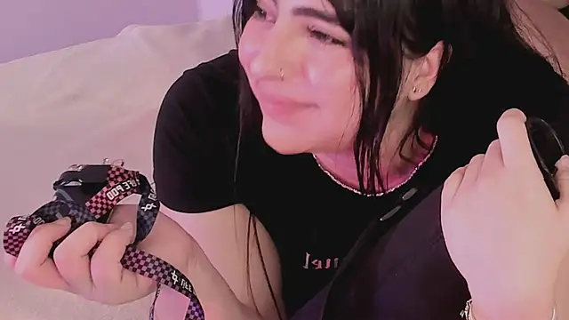 Camila_Matinez_'s cam snapshot