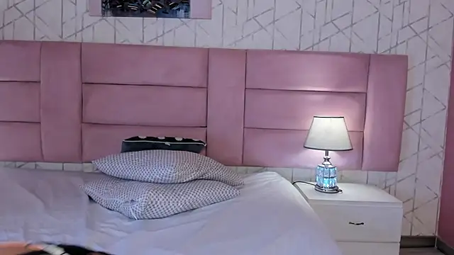 KiikiLovee's cam snapshot