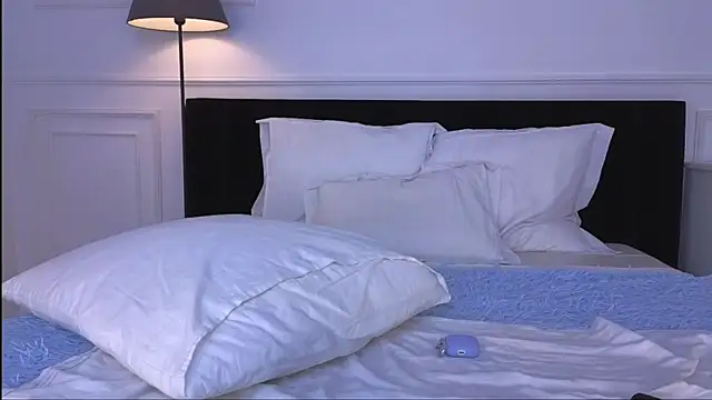 NicoleMarani's cam snapshot