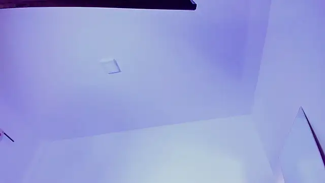 tyra_bankss_'s cam snapshot