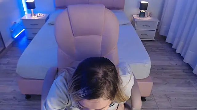 zoe_jones13's cam snapshot