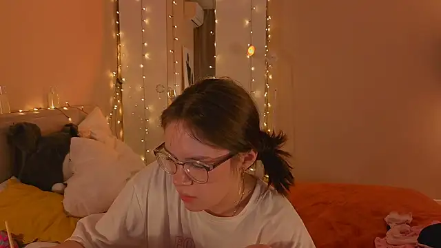 Mia_Luw's cam snapshot