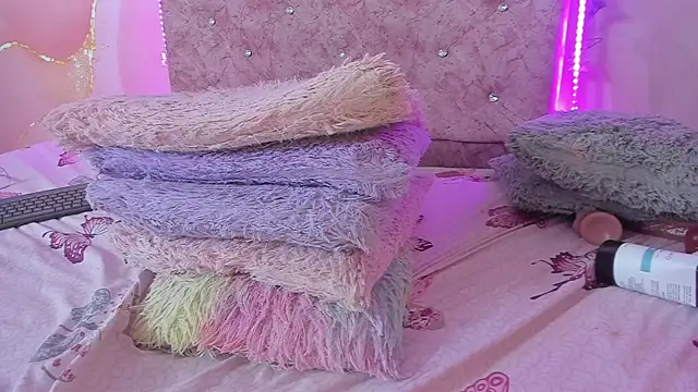 violet_taylor_'s cam snapshot