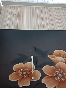 tulip-bae's cam snapshot