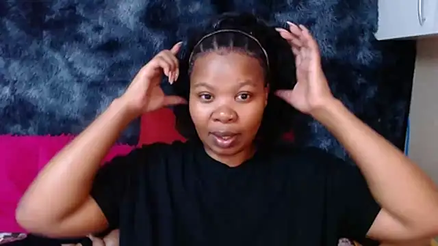 HugeJugs44DDD's cam snapshot