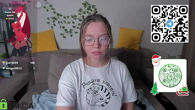 Nuura_Moore's cam snapshot