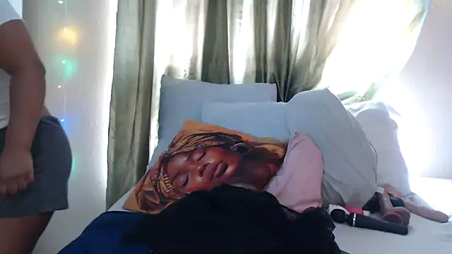 Foxybrownxx1's cam snapshot