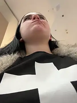 ErikaMurr's cam snapshot