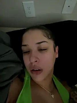 lightskinprincess live sex cam