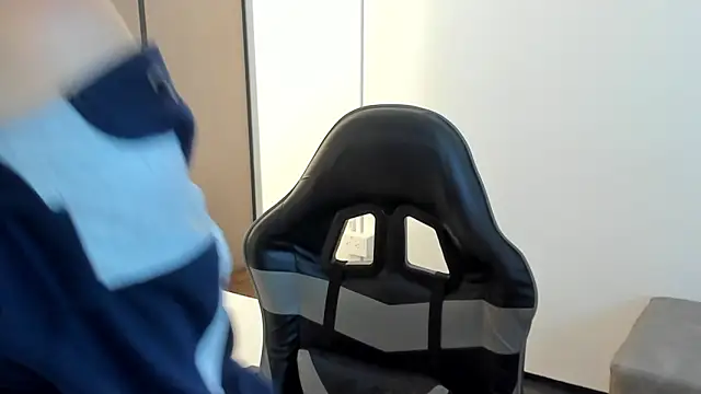 cloee20_'s cam snapshot