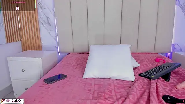 Iris_Thompson_'s cam snapshot