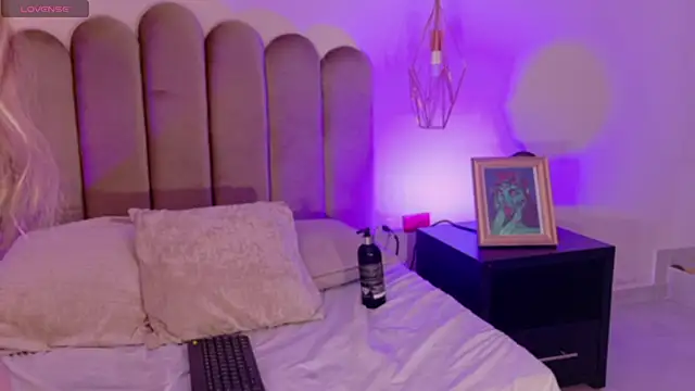 Ambar_Hiills's cam snapshot