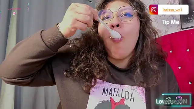 Larissa_Antonella's cam snapshot