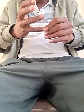 INTERNATIONAL0001's cam snapshot