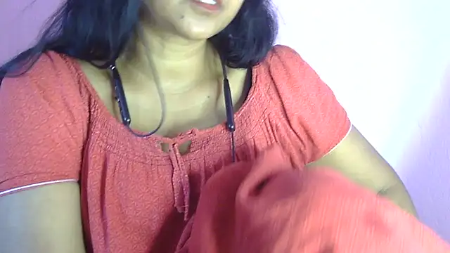 Pooja-suman's cam snapshot