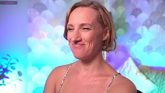 UmaTruewoman live sex cam