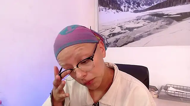 peyton_golden1's cam snapshot