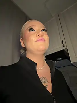 RollDolls's cam snapshot