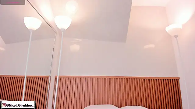 nicol_giraldoo's cam snapshot