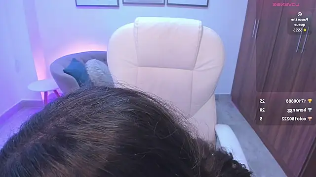 Karliie_kloss_'s cam snapshot