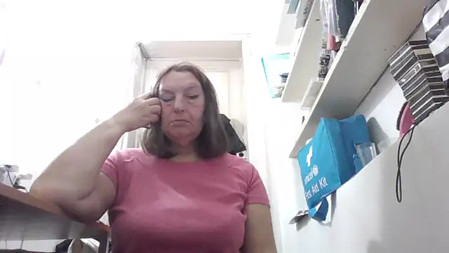 AnnaLive570's cam snapshot