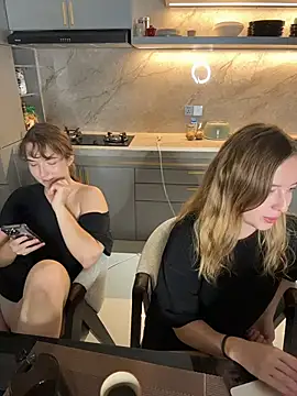 Nura_n_Sarah's cam snapshot