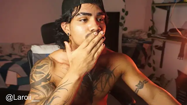 Young_laroi live sex cam