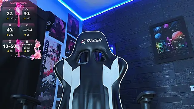 Romancartier_1's cam snapshot