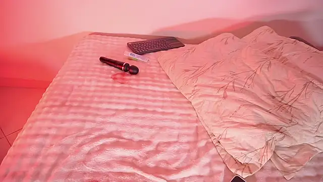 petitevictoria's cam snapshot