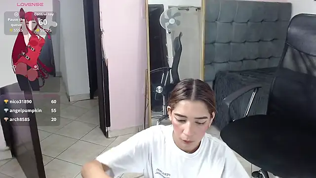 akira_rose18's cam snapshot