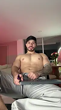 Valenthino_Salvatore live sex cam