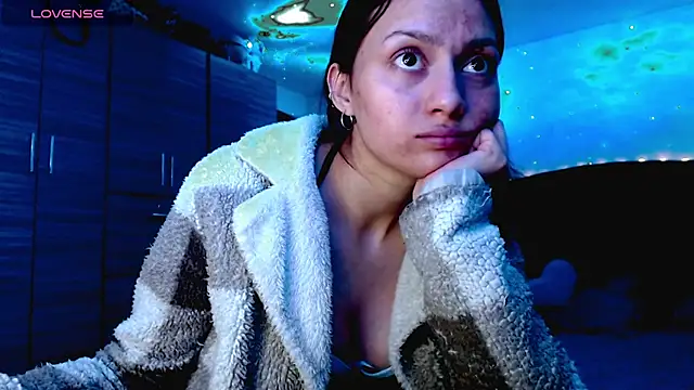 holy_juli's cam snapshot