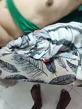 latino-14's cam snapshot