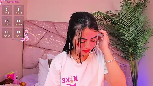 _Naomi_Fox_'s cam snapshot