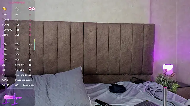 LanaMills_'s cam snapshot