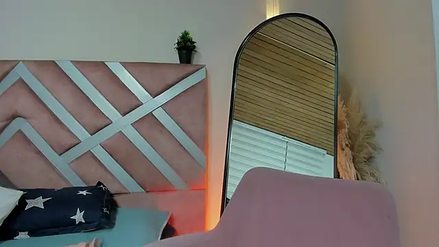 sophie_blake__'s cam snapshot