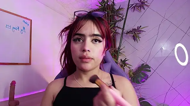 Khloe_Johnson18's cam snapshot