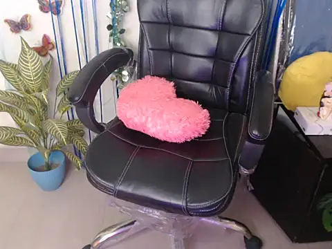 anika_bold's cam snapshot